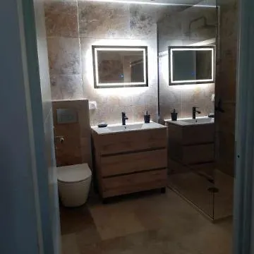 Le Studio D Aurelie Avec Spa Ete En Pleine Campagne Et Proche De Toute Commodite Roquemaure  Exterior photo