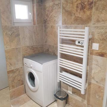 Apartment Le D Aurelie Avec Ete En Pleine Campagne Et Proche De Toute Commodite Roquemaure (Gard)